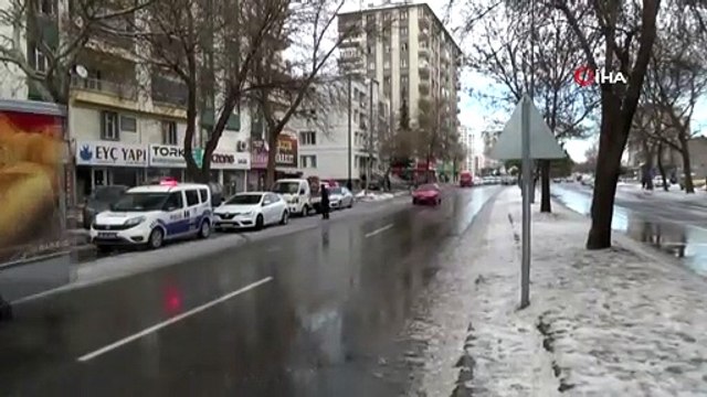 Kayseri'de Trafik Kazası, Otomobil Yayalara Çarptı: 1 Ölü, 2 Yaralı