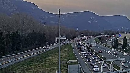 Chassé-croisé des vacances d'hiver : la traversée de Grenoble toujours aussi compliquée