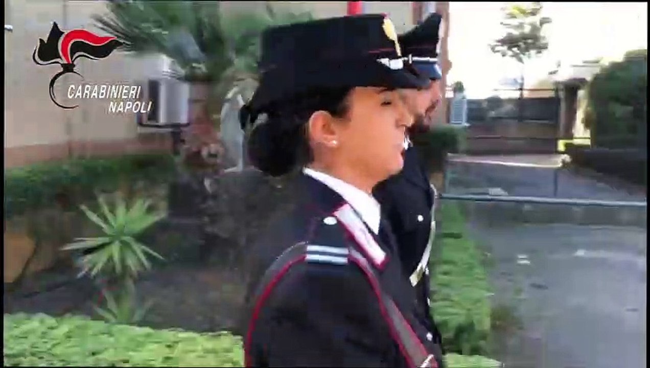 Quarto (NA) - Rubarono 70 smartphone da un negozio, arrestati (10.02.20)