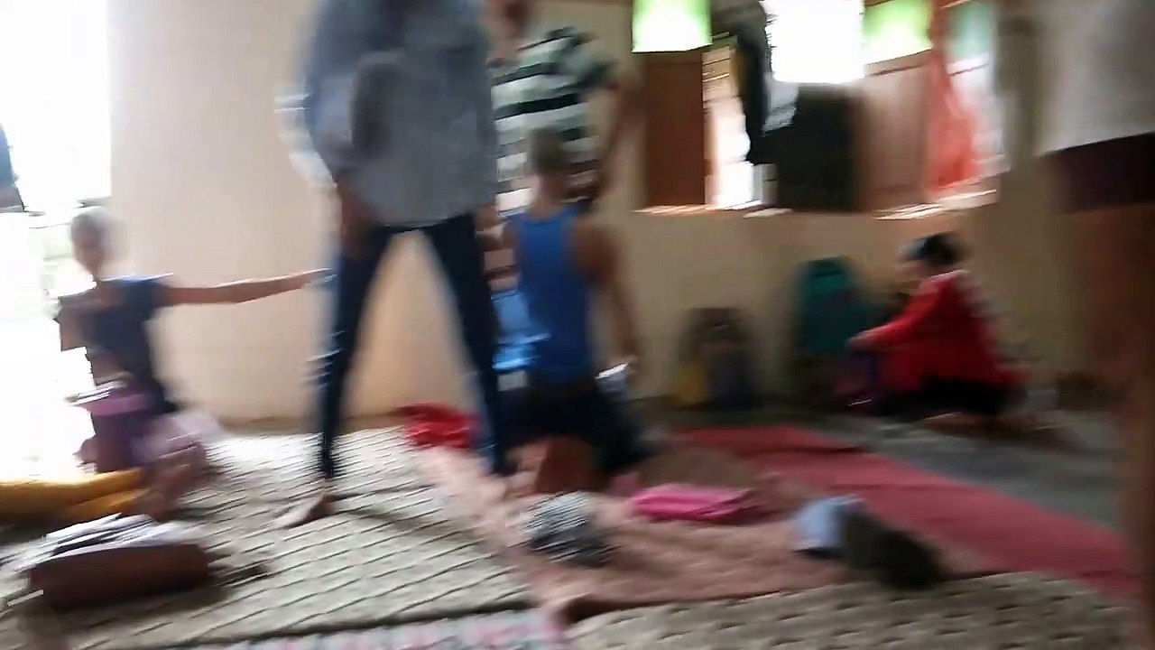 Jumping style by children