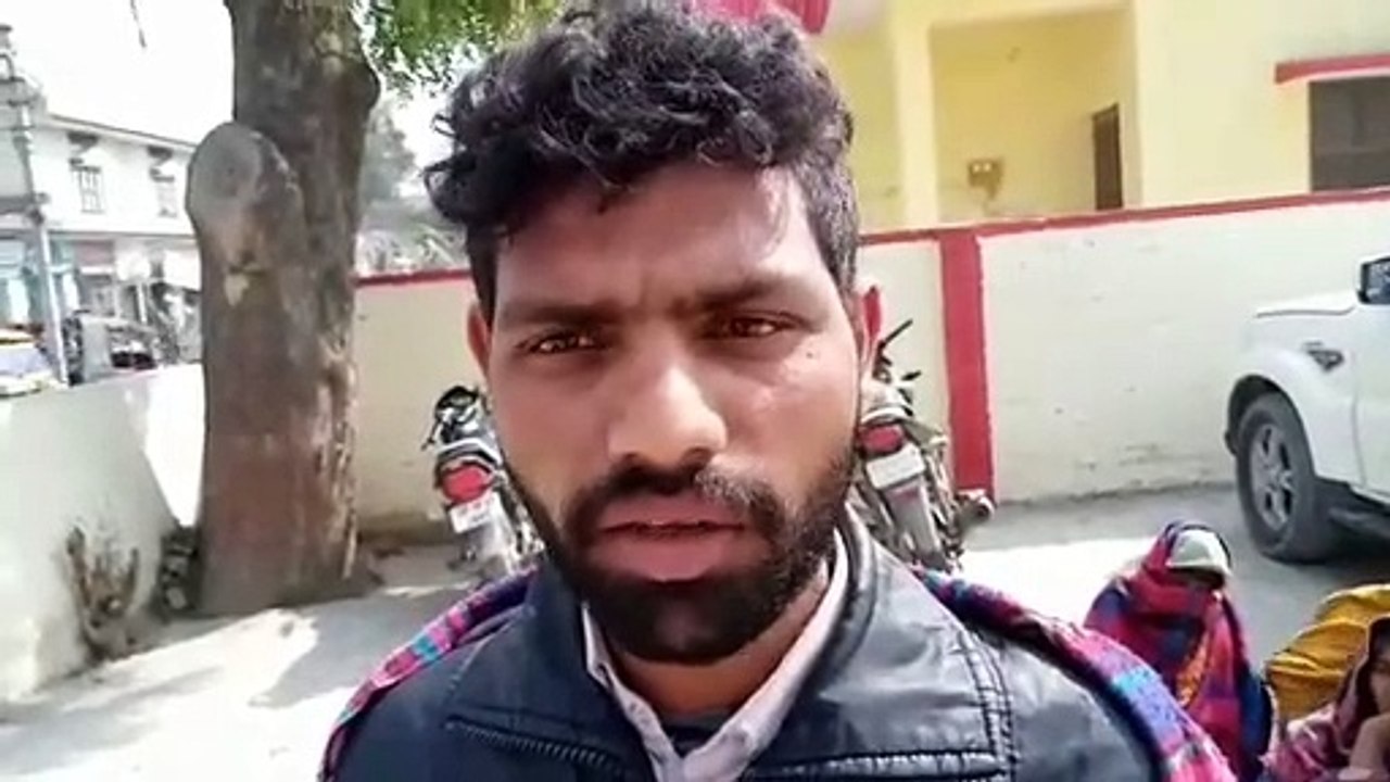 कैराना: पीड़ित को हिरासत में लेने पर किया कोतवाली का घेराव