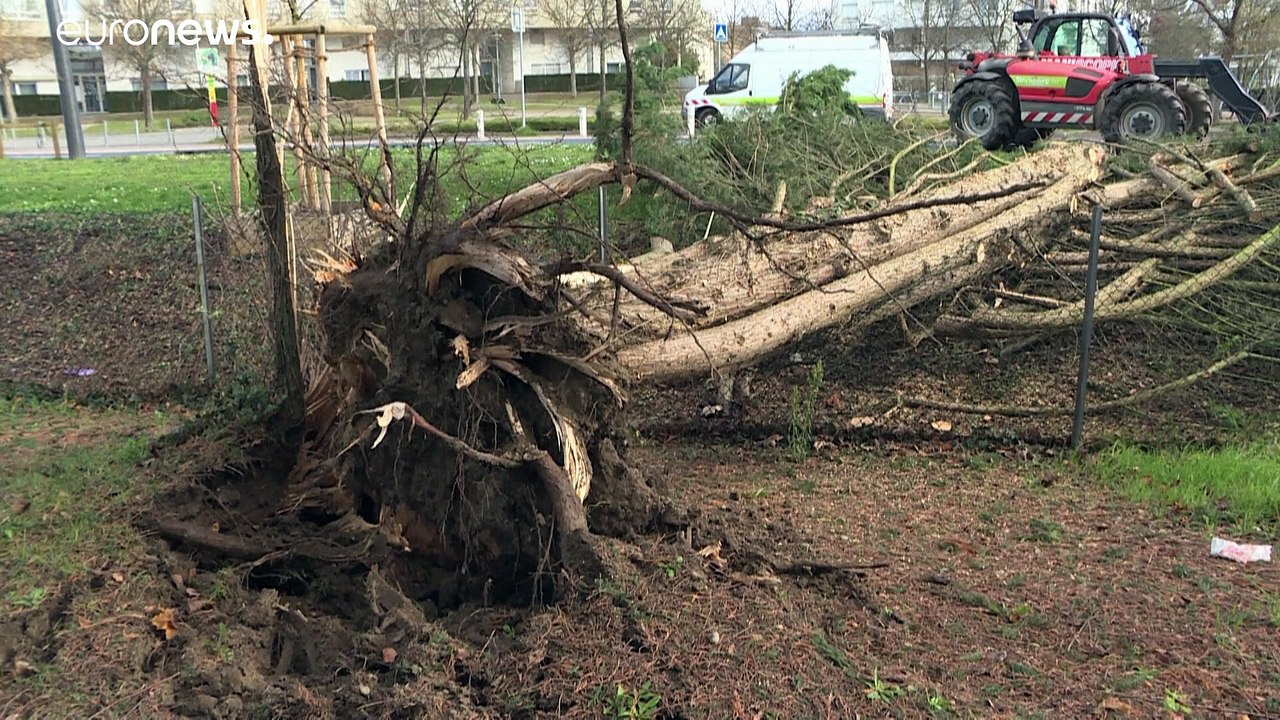 Βόρεια Ευρώπη: Τουλάχιστον 5 οι νεκροί από το πέρασμα της «Κιάρα»
