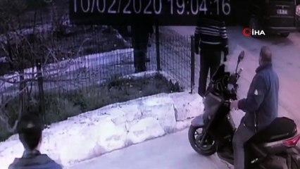 Öfkeli taksici dükkan sahibi ve çalışanlarını böyle ezdi