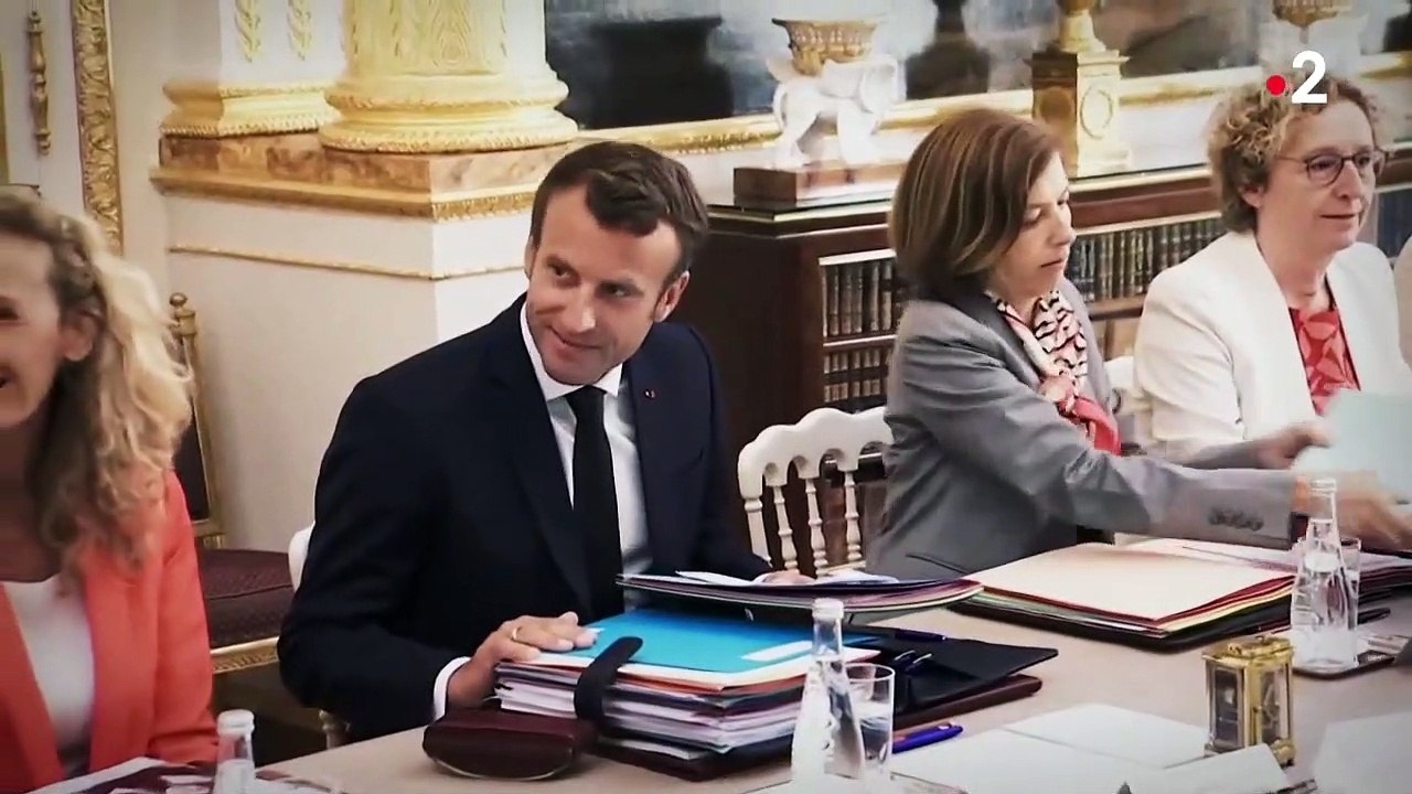 Politique : comment expliquer le désamour entre le président Emmanuel Macron et ses députés ?