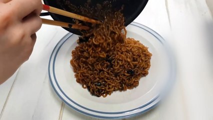 '기생충의 짜파구리' 11개 언어로 조리법 영상 제작 / YTN