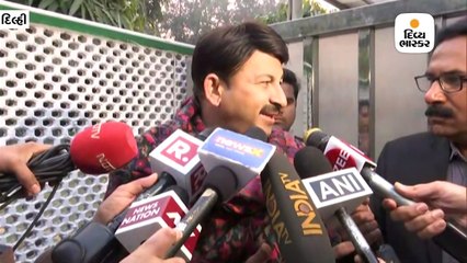 દિલ્હીમાં 22 વર્ષથી સત્તાથી દૂર ભાજપે રાત્રે જ પાર્ટી કાર્યાલય પર પોસ્ટર લગાવ્યું