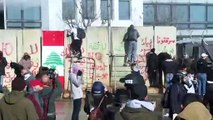 مواجهات بين قوى أمنية ومتظاهرين قرب البرلمان في بيروت