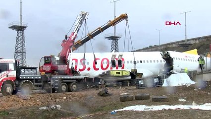 İstanbul ? sabiha gökçen'den pistten çıkan uçağın gövdesi kaldırıldı