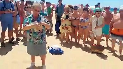 Tremenda "pelea de gallos" al estilo de jota aragonesa