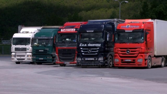 Heqja e taksës ndaj Serbisë/ Bizneset jo kundër: Por kryeministri të na konsultojë