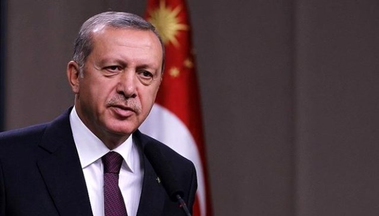 Fahrettin Altun: FETÖ'ye yönelik topyekun başlatılan arındırma operasyonlarının talimatını Erdoğan vermiştir