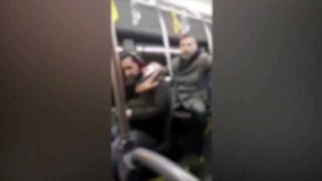 İstanbul'da otobüste öpüşen çifte tepki çeken müdahale