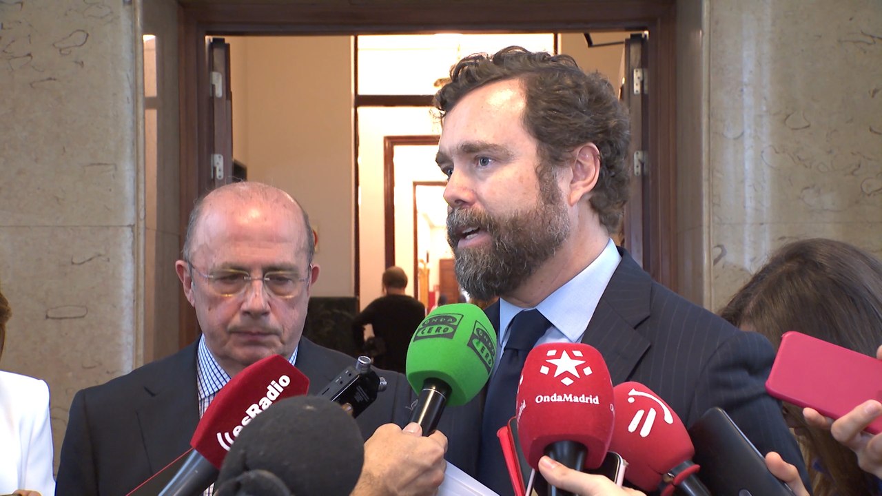 La ultraderecha acusa a PSOE de querer "criminalizar" toda discrepancia penando apología del franquismo