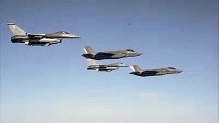 Watch US Air Force - F-16s and F-35s Fly in Formation