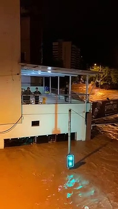 Churrascaria destruída por enchente em Cachoeiro
