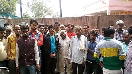 इटावा:बेकाबू ट्रक ने बाइक को मारी टक्कर एक युवक की हुई मौत
