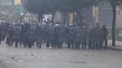 레바논서 새 내각 반대시위...200여 명 부상 / YTN