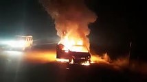 सुल्तानपुर -आग का गोला बनी चलती कार, कूदकर ड्राइवर ने बचाई जान