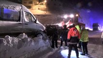 Gümüşhane-Trabzon kara yolu Zigana Dağı mevkisinde çığ düştü (5)