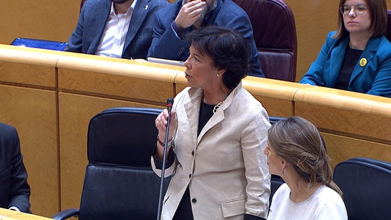 Celaá irá a los tribunales si Murcia no retira el 'pin parental'