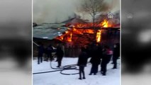 Kastamonu'da iki katlı ev, ahır ve samanlık yandı