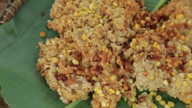 Cambodian food - Fried corn cake - នំពោតចៀន - ម្ហូបខ្មែរ