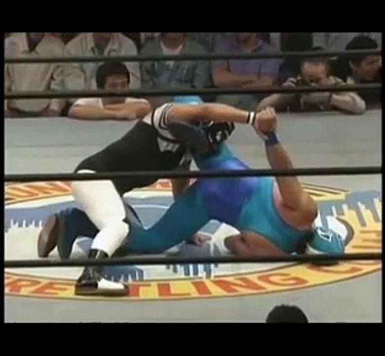 Ciclon Ramirez vs. La Pantera (06-21-92)