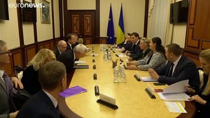 Várhelyi: Az EB figyelembe veszi a kisebbségek véleményét az ukrán oktatási reform értékelésében