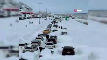 İran'da yoğun kar yağışı