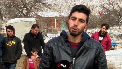 Telefonla Konuşabilmek İçin Ağaçlara, Direklere Çıkıyorlar