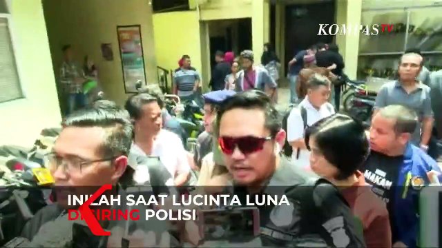 Sambil Menunduk, Lucinta Luna Digiring Polisi ke Laboratorium Forensik