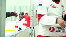 Spor rus ve türk buz hokeyi takımlarından dostluk maçı