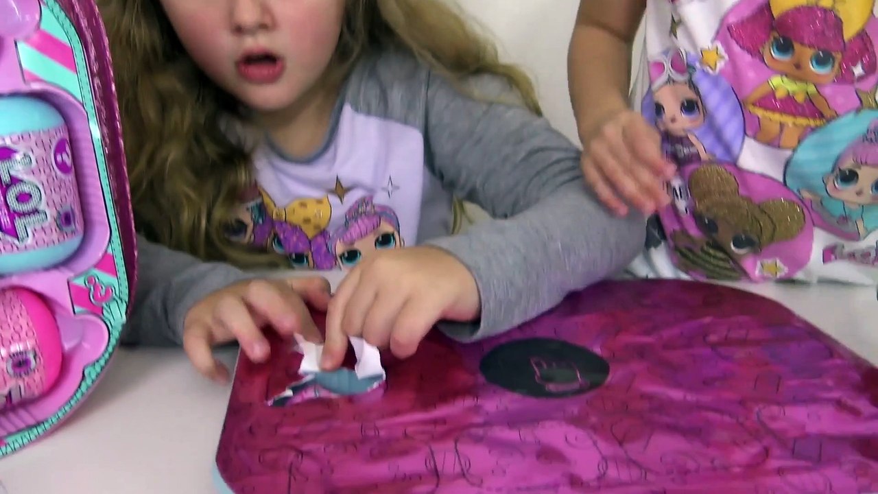 LOL Grande Surpresa ! LOL Bonecas Surpresa com Sophia, Isabella e Alice Parte 1