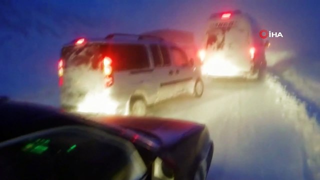 Kar yağışı ve tipi nedeniyle onlarca araç mahsur kaldı