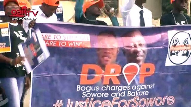 Sowore's Trial: Moment Wole Soyinka, Shehu Sani stormed court in solidarity