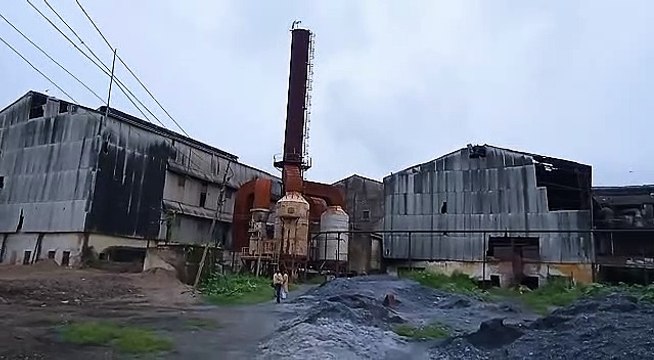 सुल्तानपुर -चौदह महीनों से नही मिला चीनीमिल कर्मियों को वेतन