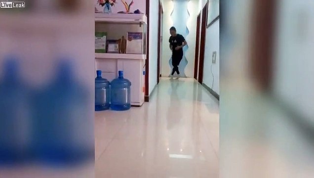 Coronavirus : il court des kilomètres chez lui en Quarantaine !