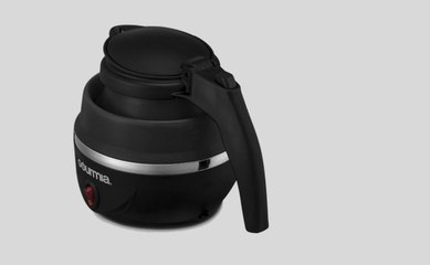 Amazon Shoppers Can't Stop Raving About This Foldable Electric Kettle