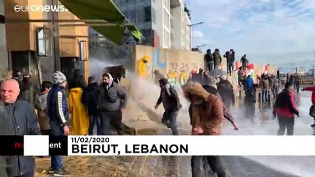 معترضان لبنانی با شعار «اعتماد بی اعتماد» با پلیس درگیر شدند