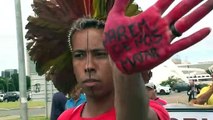 Protesta contra proyecto de Bolsonaro para abrir tierras indígenas a la explotación