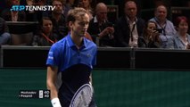 Pospisil upsets Medvedev in Rotterdam