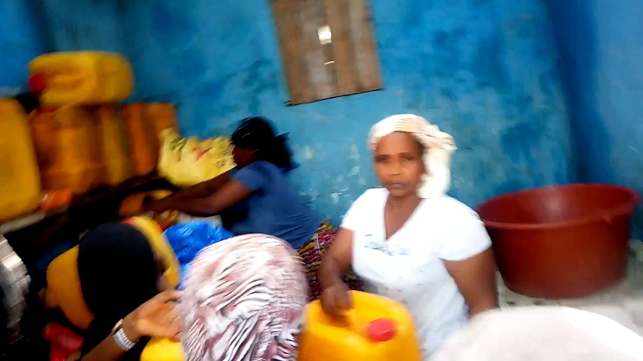 Des boutiques et étalages en feu au marché Koloma