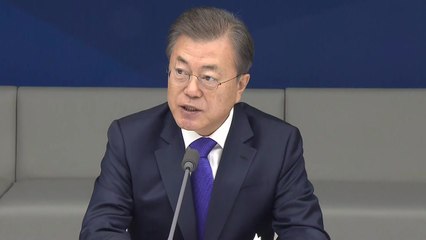 문 대통령 "코로나19 머지않아 종식...경제 되살릴 때" / YTN