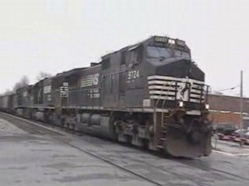 NS #753 with Catfish and SD60