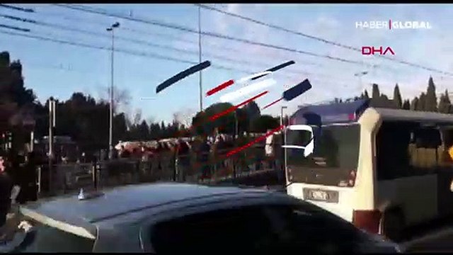 İstanbul'da tramvay arızası! Seferler aksadı, duraklarda yoğunluk oluştu