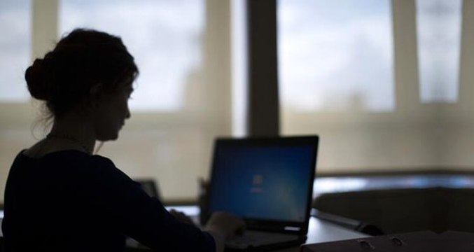 Yargıtay, casus programı kullanarak işçisini kovan işvereni haksız buldu