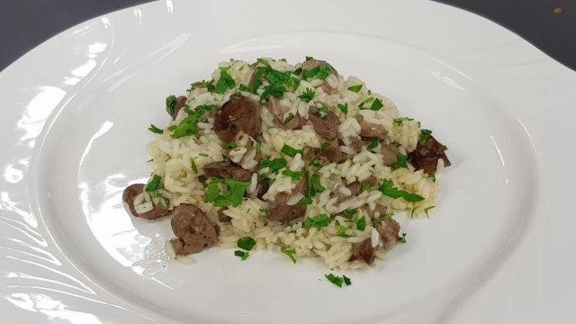 Rreze Dielli 13 Shkurt 2020 - Të Gatuajmë me Znj Vjollca P. 2 - Mëlçi pule me qepë dhe oriz