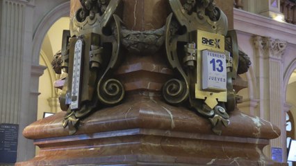 El Ibex35 pierde los 9.900 puntos en la apertura del jueves al ceder un 0,6 %