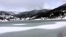 Sünnet ve Çubuk Gölü buz tuttu
