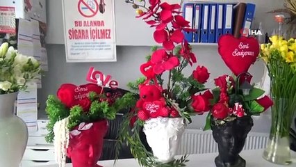Bu yılki Sevgililer Günü'nde yeni trend Helenli çiçekler